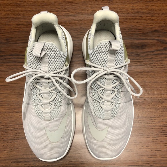 Nike Darwin Women’s Light Gray Sneakers Size 8 - Picture 8 of 14